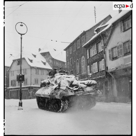 Bataille d'Alsace : La 2e DB au repos à Obernai. [description provisoire]