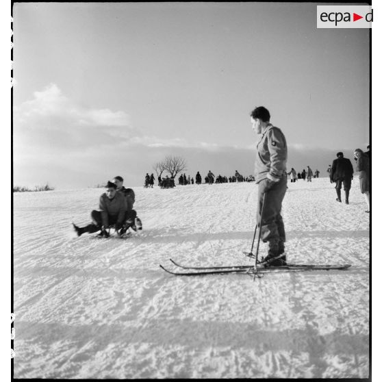 Bataille d'Alsace : La 2e DB au repos à Obernai. [description provisoire]