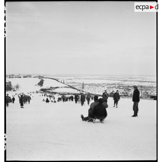 Bataille d'Alsace : La 2e DB au repos à Obernai. [description provisoire]