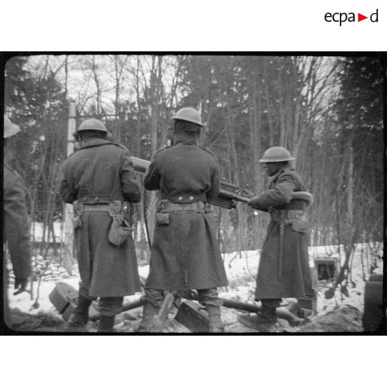 Mise en place d'une batterie anti-chars. [description provisoire]