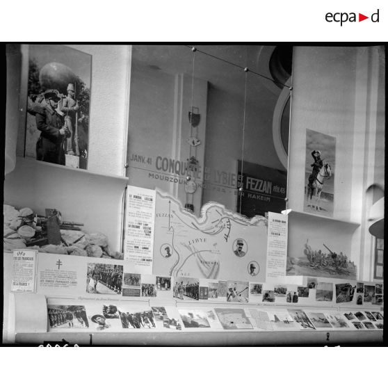 Exposition "Français, voici notre Armée" à Paris. [description provisoire]