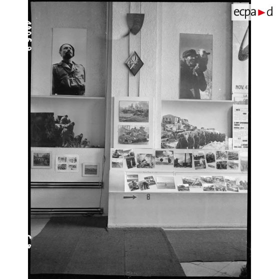 Exposition "Français, voici notre Armée" à Paris. [description provisoire]