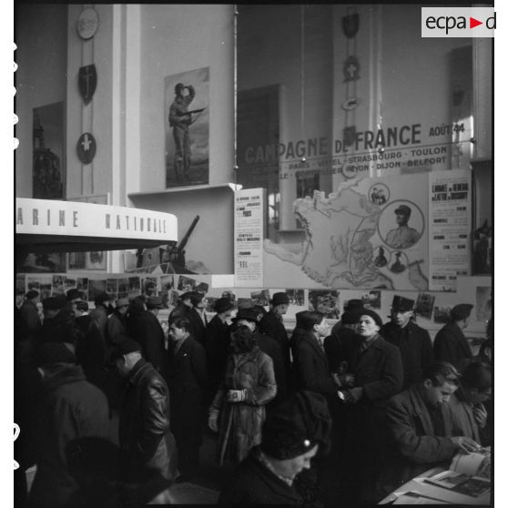 Exposition "Français, voici notre Armée" à Paris. [description provisoire]