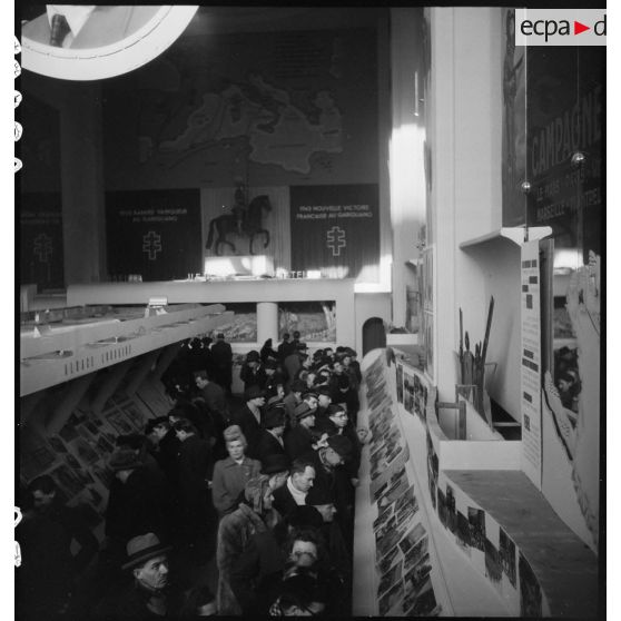 Exposition "Français, voici notre Armée" à Paris. [description provisoire]