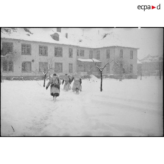 Bataille d'Alsace : La 4e DMM (Division marocaine de montagne) dans la région de Thann. [description provisoire]