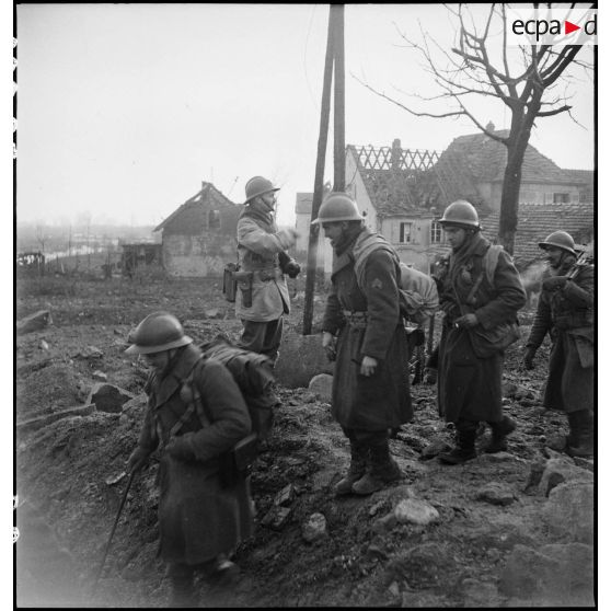 Bataille d'Alsace : La libération de Cernay par la 4e DMM. [description provisoire]