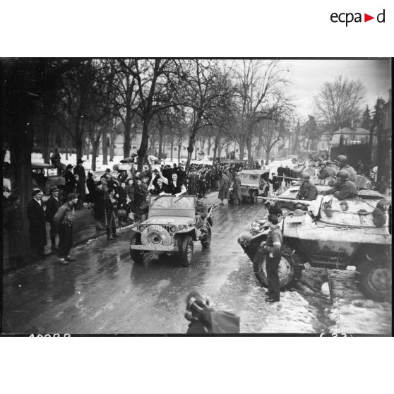 Défilé pour célébrer la libération de Colmar. [description provisoire]