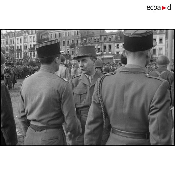 Bataille d'Alsace : Cérémonie célébrant la libération de Colmar. (7/13) [description provisoire]