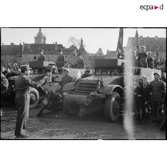 Bataille d'Alsace : Cérémonie célébrant la libération de Colmar. (7/13) [description provisoire]