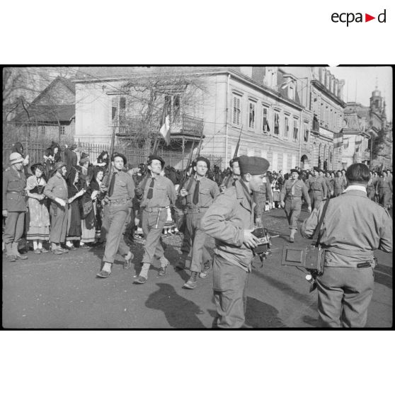 Bataille d'Alsace : Cérémonie célébrant la libération de Colmar. (7/13) [description provisoire]