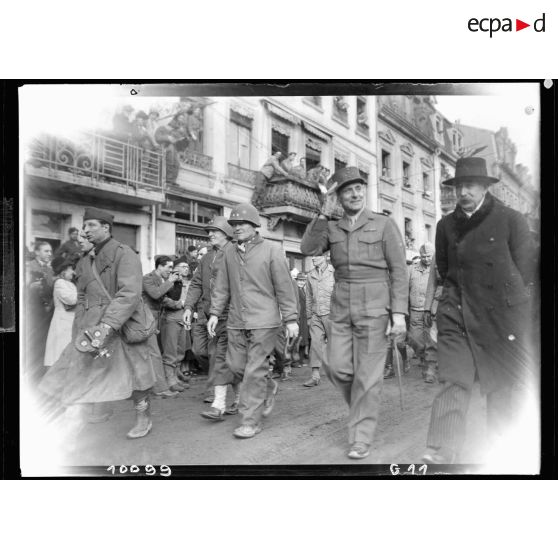 Bataille d'Alsace : Cérémonie célébrant la libération de Colmar. (8/13) [description provisoire]