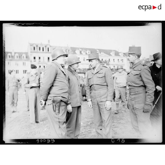 Bataille d'Alsace : Cérémonie célébrant la libération de Colmar. (8/13) [description provisoire]