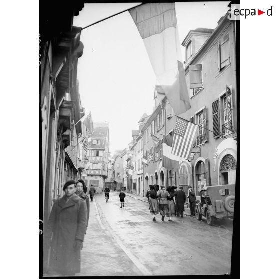 Bataille d'Alsace : Cérémonie célébrant la libération de Colmar. (8/13) [description provisoire]