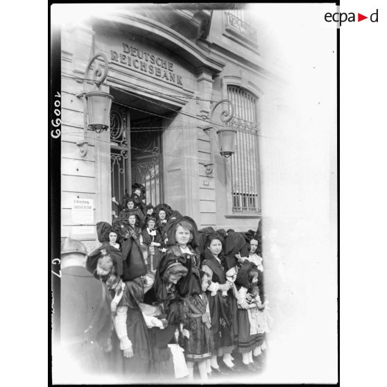 Bataille d'Alsace : Cérémonie célébrant la libération de Colmar. (8/13) [description provisoire]