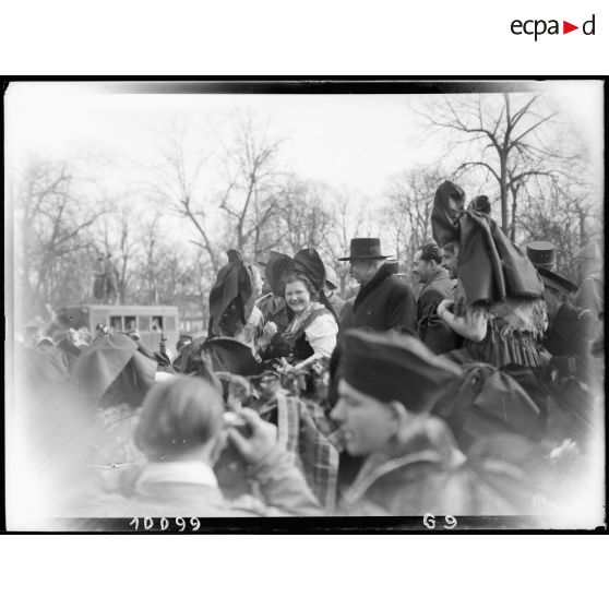 Bataille d'Alsace : Cérémonie célébrant la libération de Colmar. (8/13) [description provisoire]