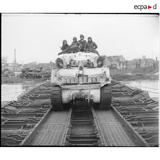 Franchissement de l'Ill à Sand par le GTD (Groupement tactique Dio), 31 janvier 1945. [description provisoire]