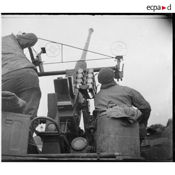 Bofors 40 mm 3e batterie de tir du 22e FTA [description provisoire]