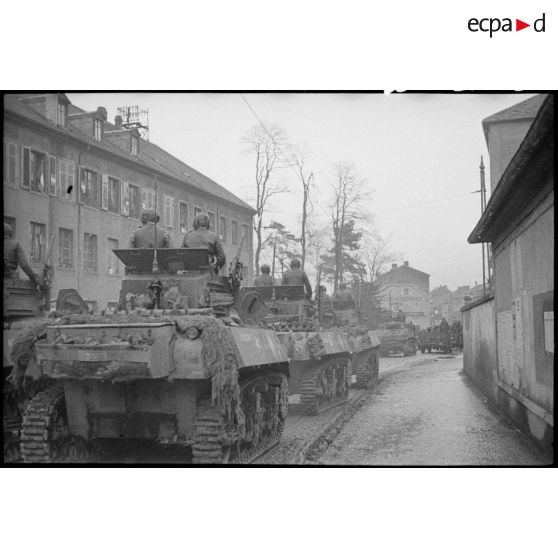 Mulhouse, 10 février 1945, défilé des troupes. [description provisoire]