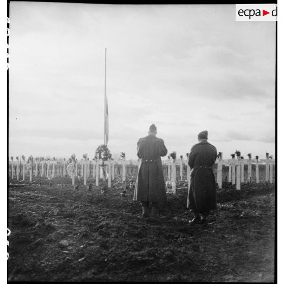 Cérémonie d'hommage aux morts du 1er régiment de chasseurs parachutistes (1er RCP) au cimetière de Bergheim.