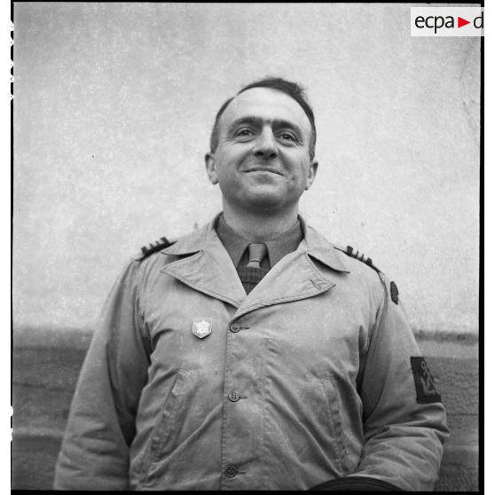 LV Guillon, commandant le 2e escadron du RBFM ? [description provisoire]