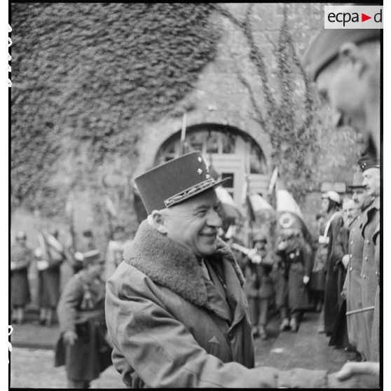 Cérémonie au monastère de Sainte-Odile (Bas-Rhin), le 10 février 1945. [description provisoire]