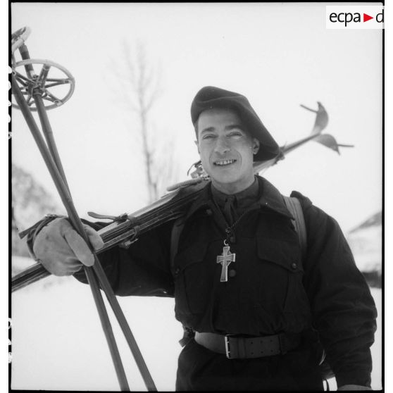 Avec la Division alpine. [description provisoire]