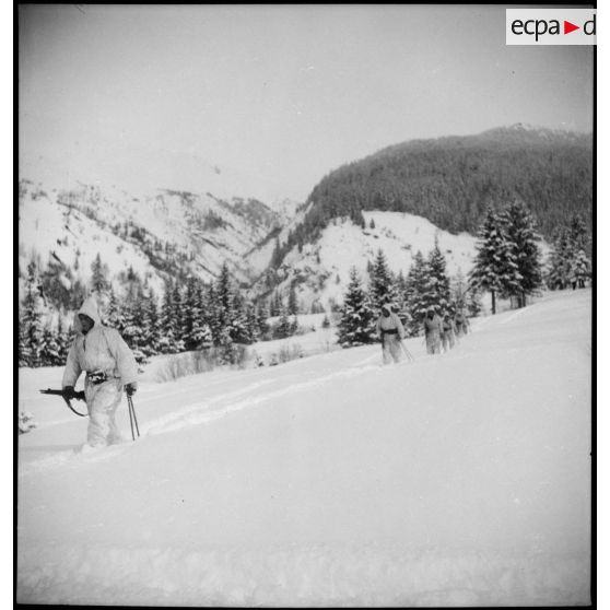 Avec la Division alpine. [description provisoire]