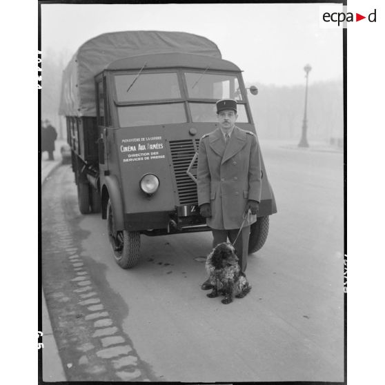 Le Cinéma aux armées. [description provisoire]