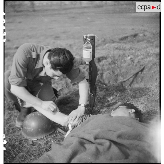 Bataille d'Alsace : Un poste sanitaire de la 2e DB en Alsace. [description provisoire]