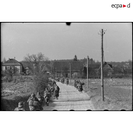 Arrivée des forces alliées à Scheibenhardt. [description provisoire]