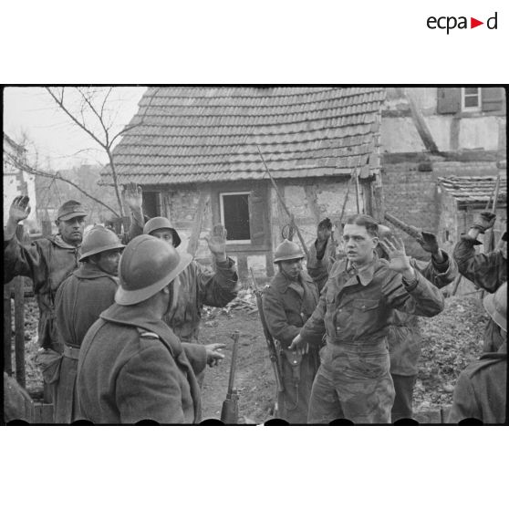 Premiers prisonniers allemands à Scheibenhardt. [description provisoire]