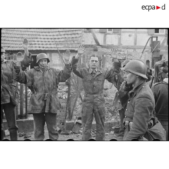Premiers prisonniers allemands à Scheibenhardt. [description provisoire]