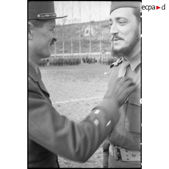 Lieutenant Le Goasgen, 2e peloton du 1er escadron du 1er RMSM. [description provisoire]