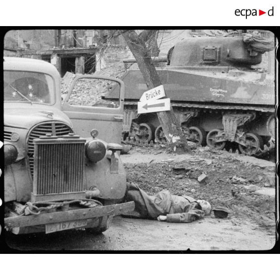 Les combats dans les rues de Cologne. [description provisoire]