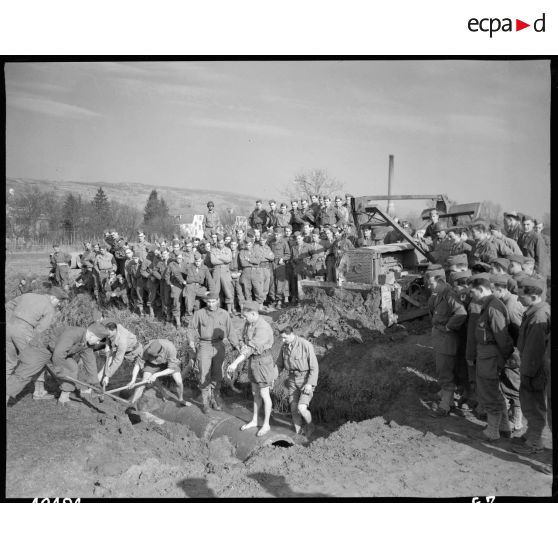 Exercice avec le Génie, école de cadres de Rouffach. [description provisoire]