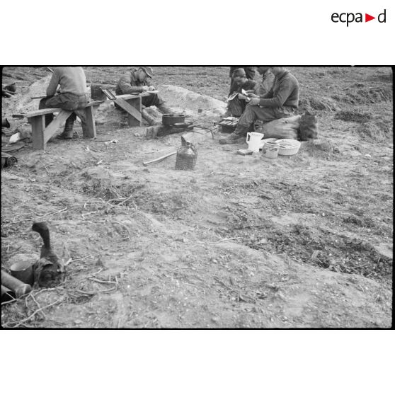 Repos des soldats. [description provisoire]