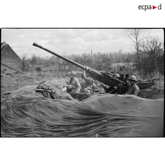 La DCA veille en Allemagne. [description provisoire]