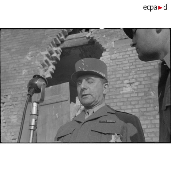 Discours du général de Lattre de Tassigny à Scheibenhardt. [description provisoire]