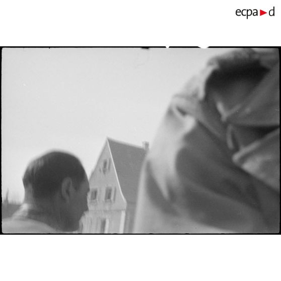 Les troupes alliées à Oberhoffen. [description provisoire]