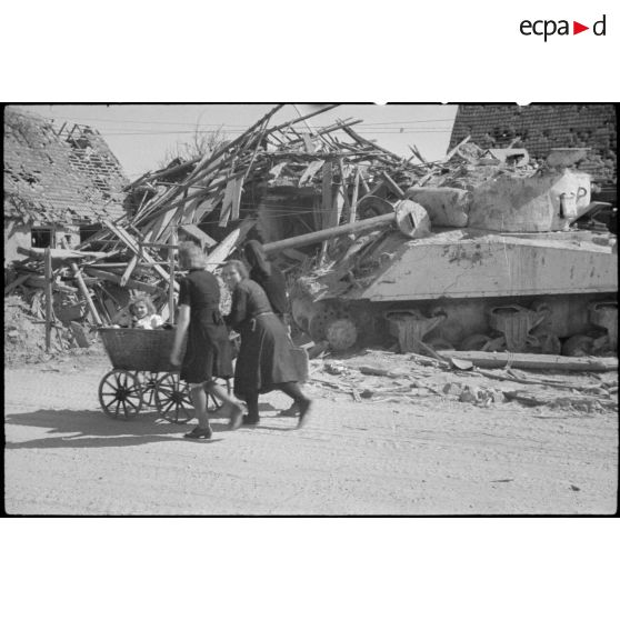 Réfugiées. [description provisoire]