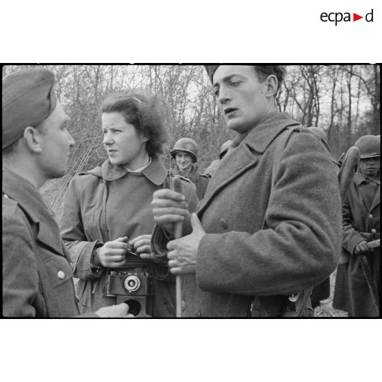 Dans l'attente de la traversée du Rhin. [description provisoire]