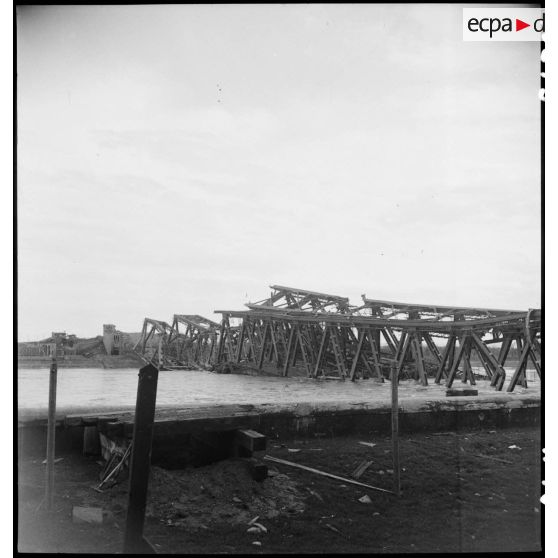 Le pont de Maximiliansau. [description provisoire]