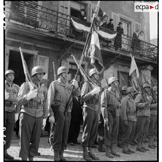 La garde au drapeau du 2e RD. [description provisoire]