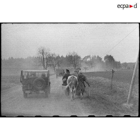 Le général de Monsabert remonte vers la ligne Siegfried. [description provisoire]