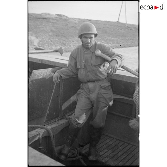 Un pontonnier du Génie. [description provisoire]