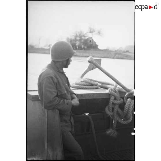 Un pontonnier du Génie. [description provisoire]