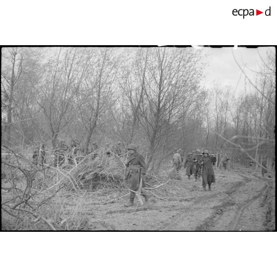 Avancée des troupes françaises sur le sol allemand. [description provisoire]