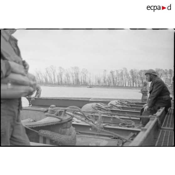 Traversée du Rhin. [description provisoire]