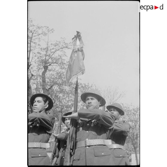 Porte-fanion et garde du BIMP. [description provisoire]