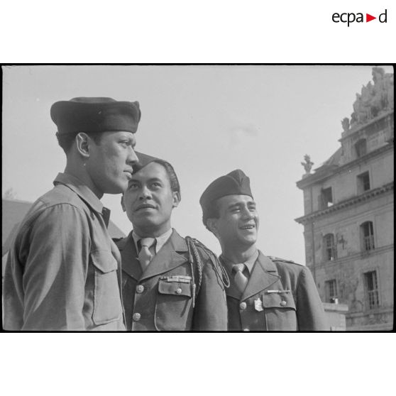 Portrait de groupe de marsouins du BIMP. [description provisoire]